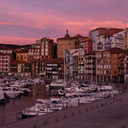 Lameragane, En El Centro Historico Junto Al Parque Bermeo Exterior photo